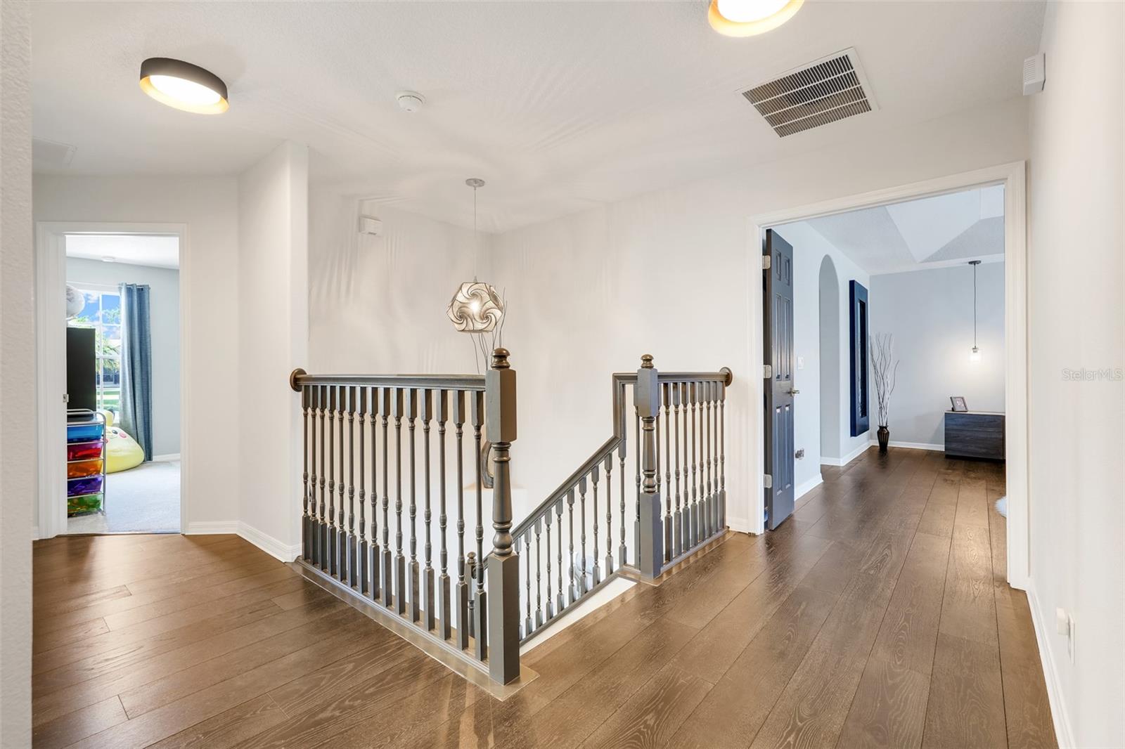 OVERLOOK AT LAKE LOUISA PH 01 - Residential Lease