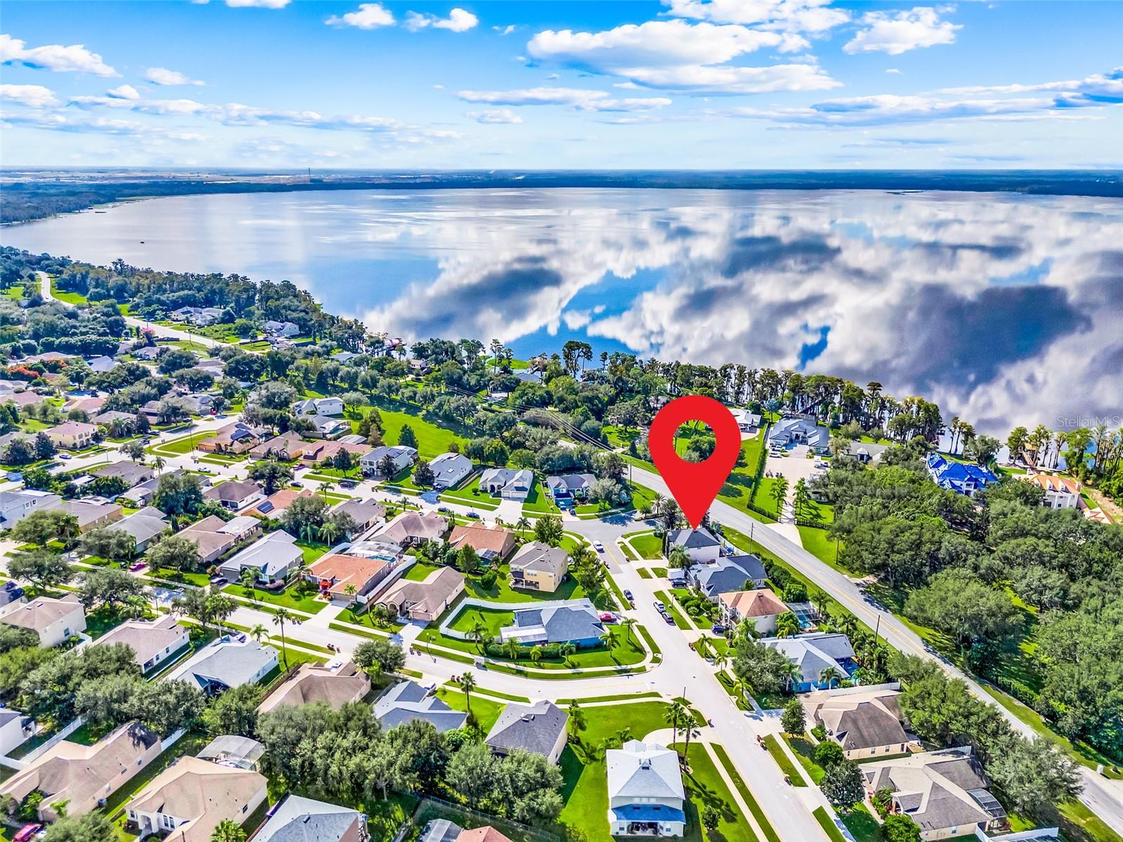 OVERLOOK AT LAKE LOUISA PH 01 - Residential Lease