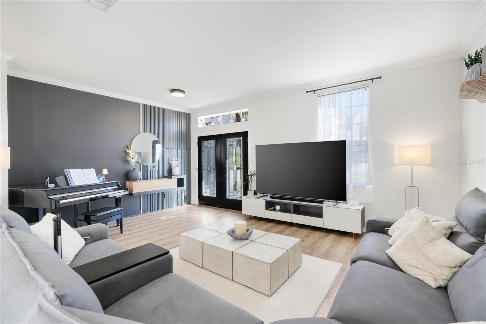 OVERLOOK AT LAKE LOUISA PH 01 - Residential Lease