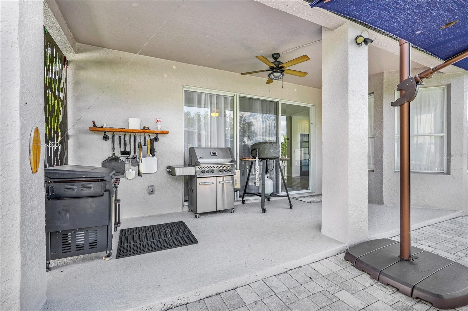 OVERLOOK AT LAKE LOUISA PH 01 - Residential Lease