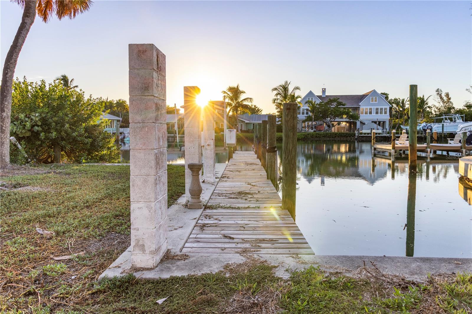 BAY ISLAND REP 01 - Land