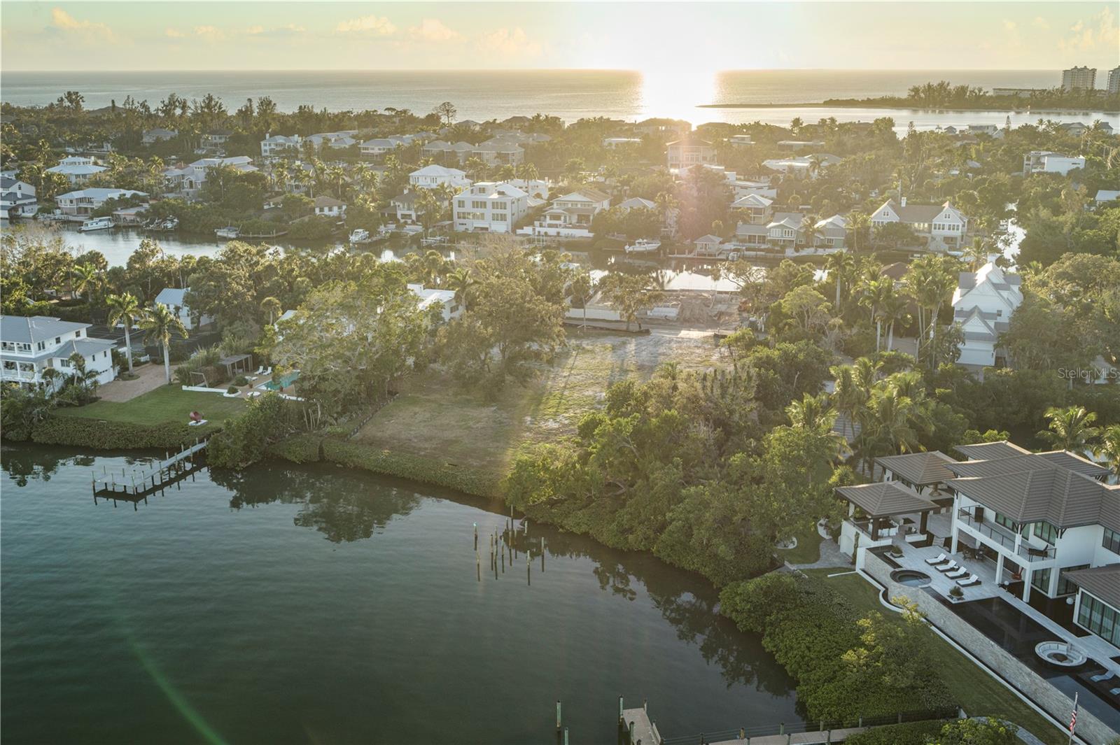 BAY ISLAND REP 01 - Land