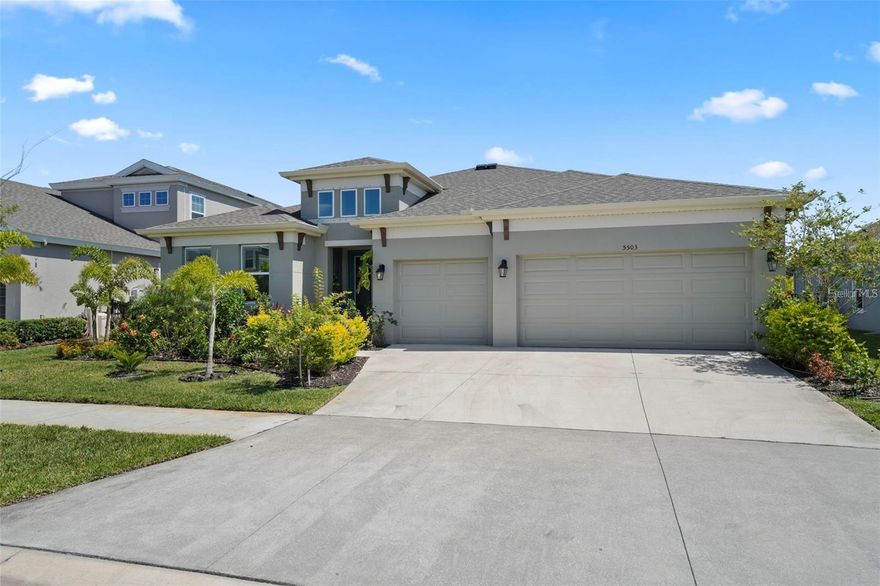 Fantastic, comfortable newer construction home in the resort style community of Waterset. This lovely floorplan offers ample opportunity together together in the sprawling common spaces and stunning kitchen, but also allows for quiet relaxation. Gorgeous screened rear patio to enjoy the Florida lifestyle and access to world class amenities.