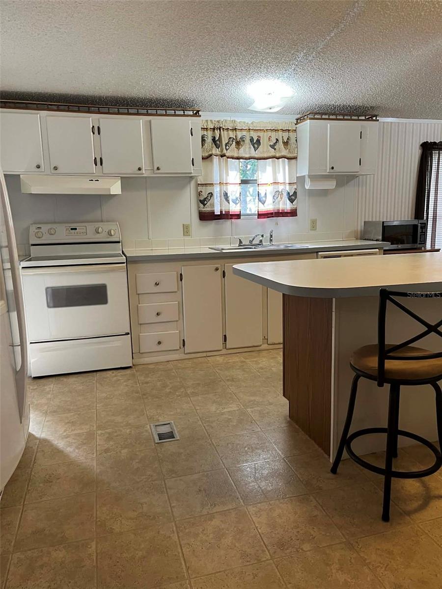 RIVER RETREATS - Residential