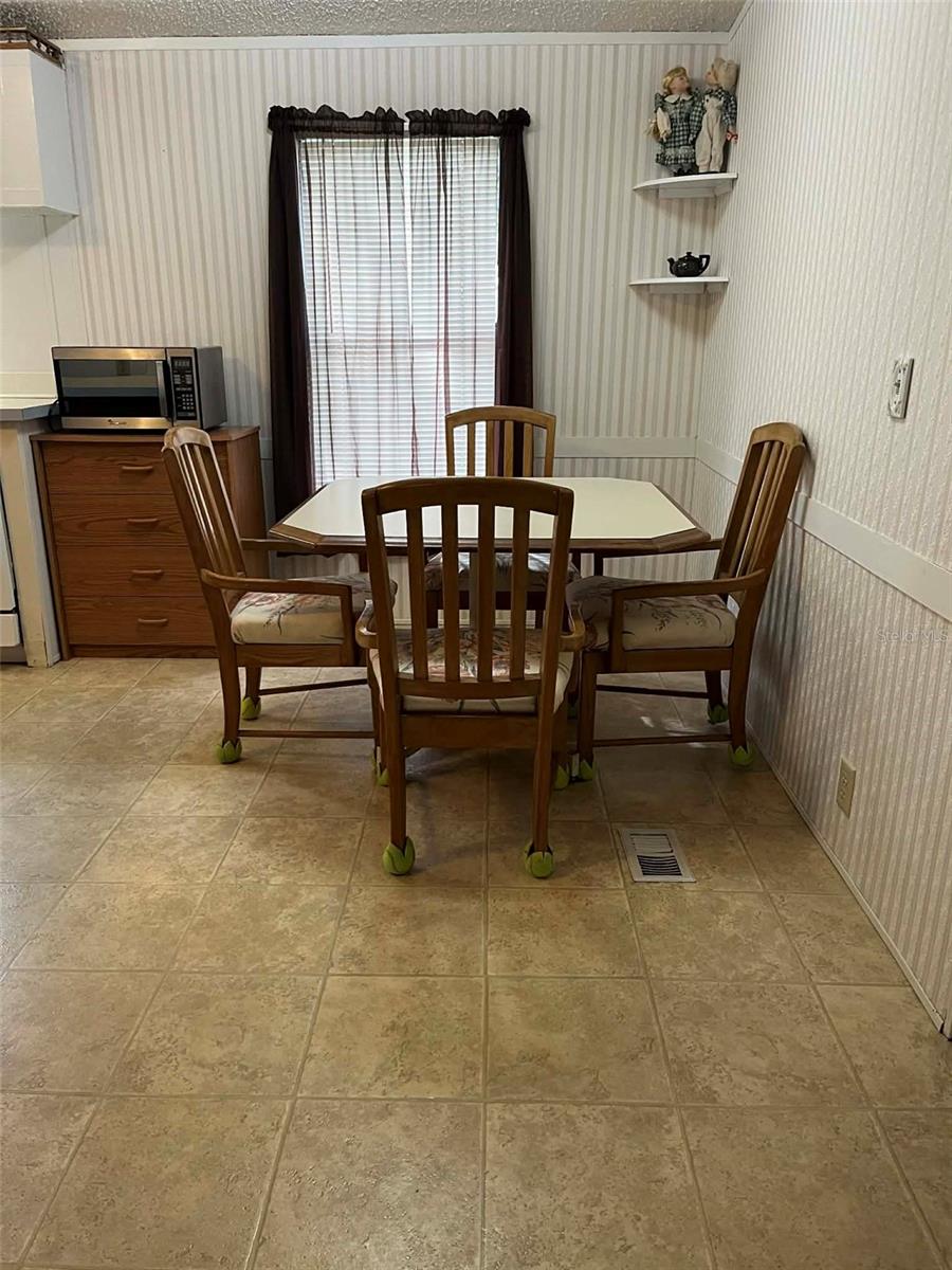 RIVER RETREATS - Residential