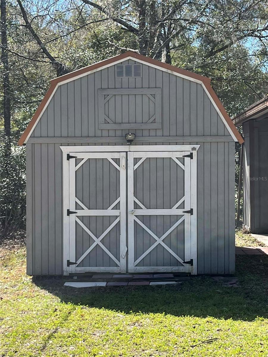 RIVER RETREATS - Residential