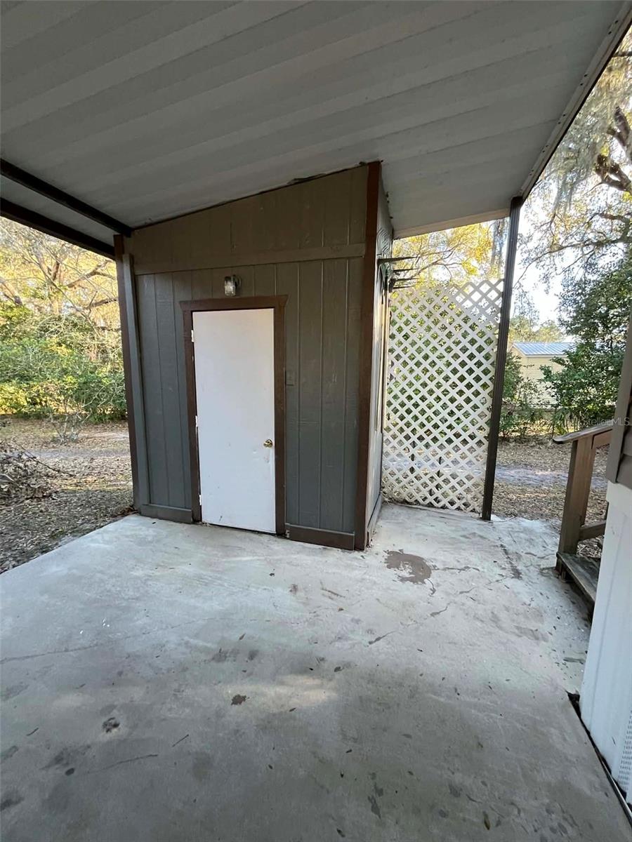 RIVER RETREATS - Residential