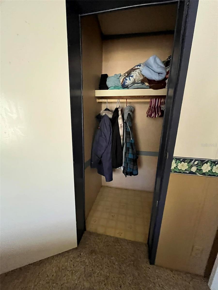 RIVER RETREATS - Residential