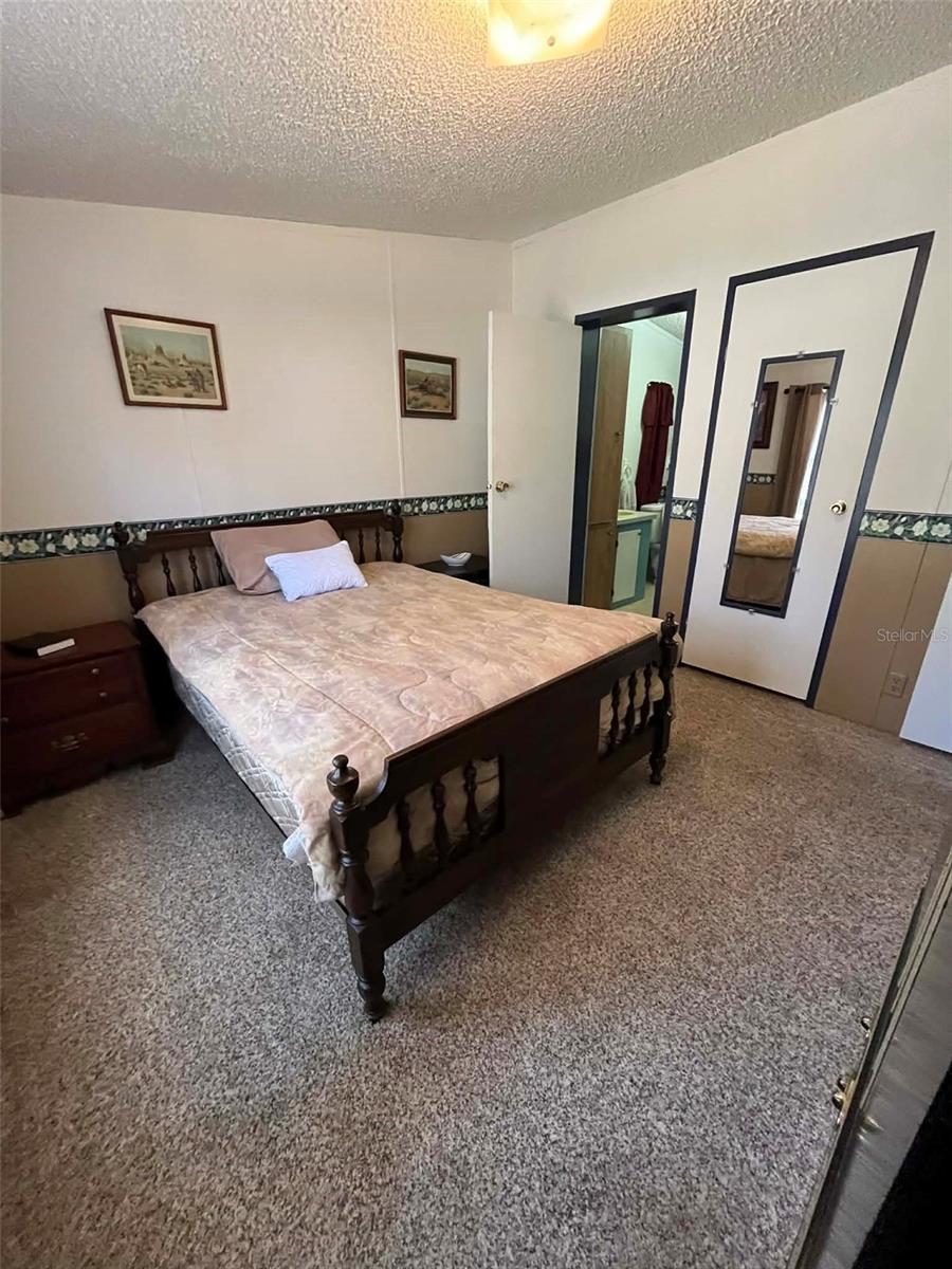 RIVER RETREATS - Residential