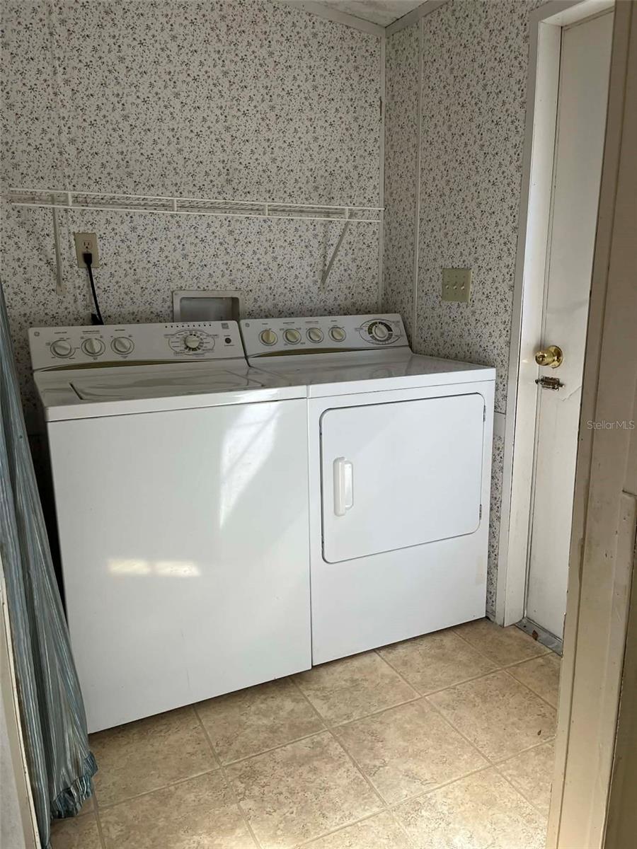 RIVER RETREATS - Residential