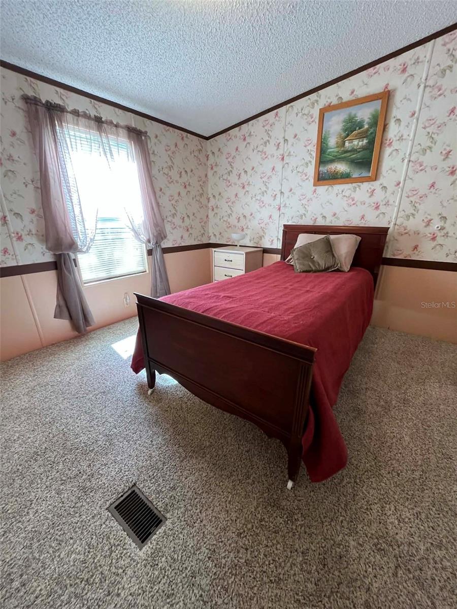 RIVER RETREATS - Residential