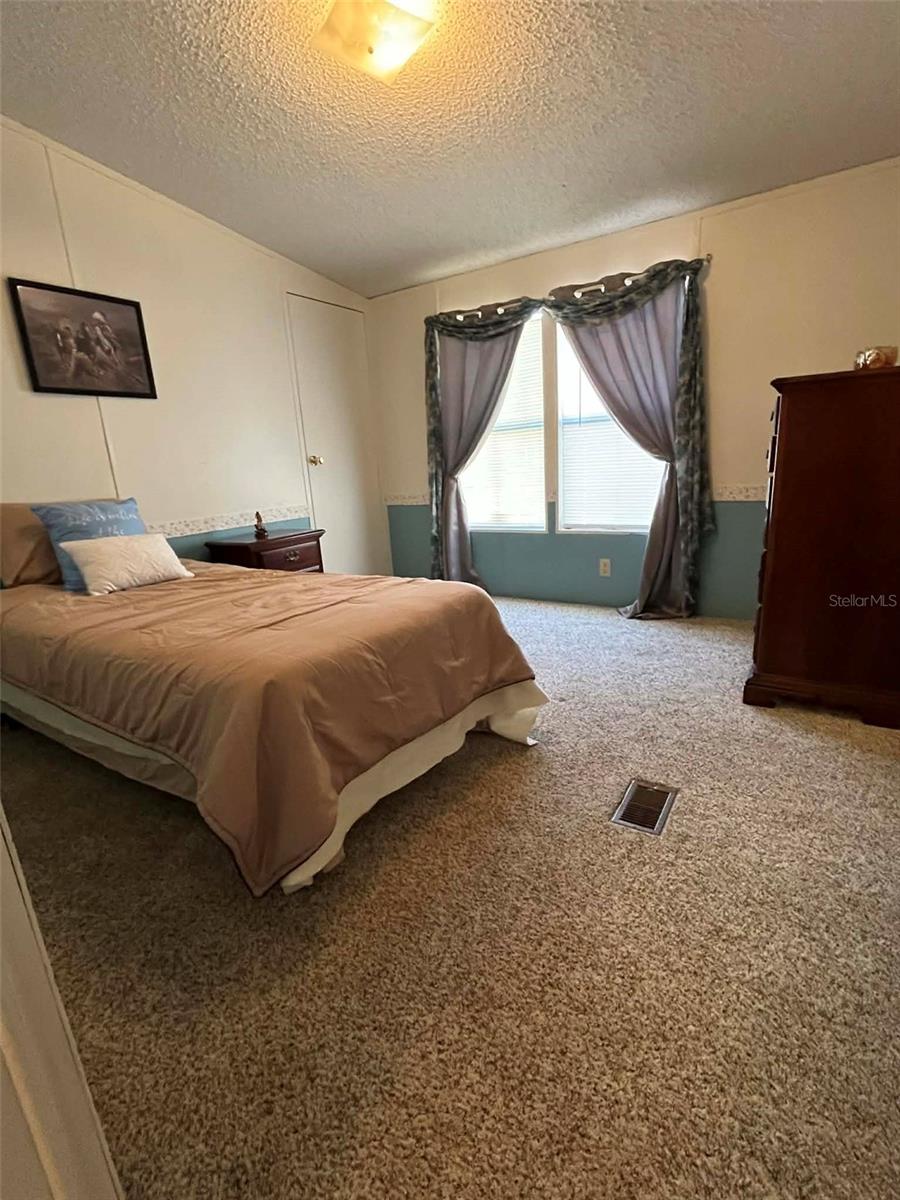 RIVER RETREATS - Residential