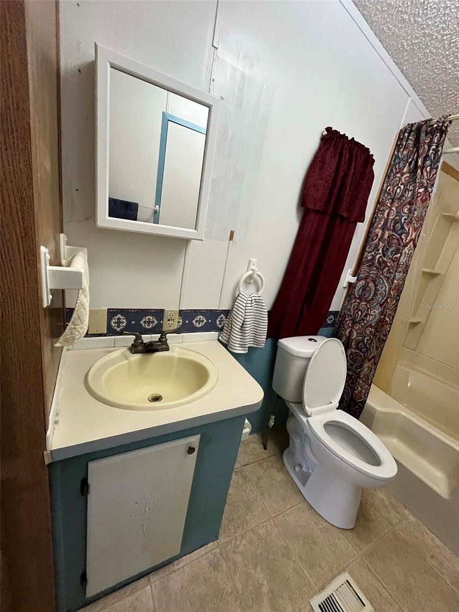 RIVER RETREATS - Residential