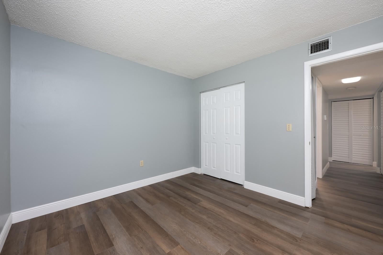 LAKESIDE CONDO APTS - Residential