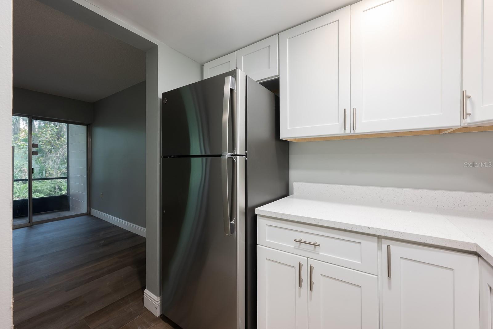 LAKESIDE CONDO APTS - Residential