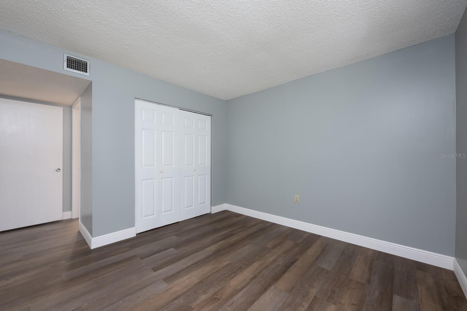 LAKESIDE CONDO APTS - Residential