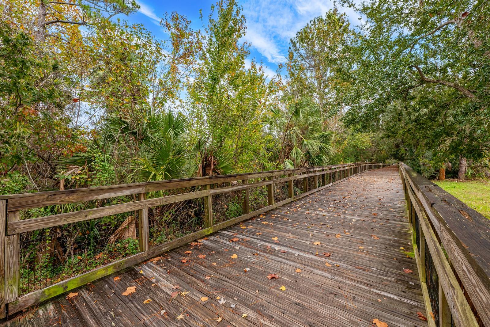 LAKESIDE CONDO APTS - Residential