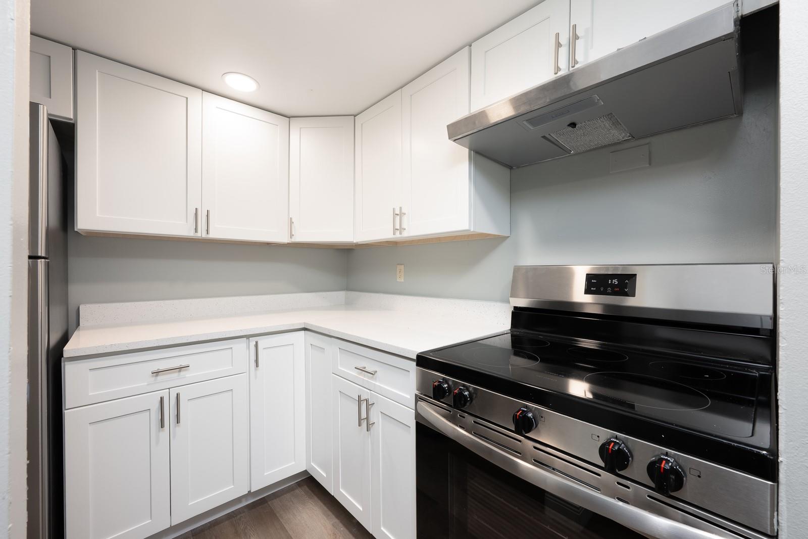 LAKESIDE CONDO APTS - Residential