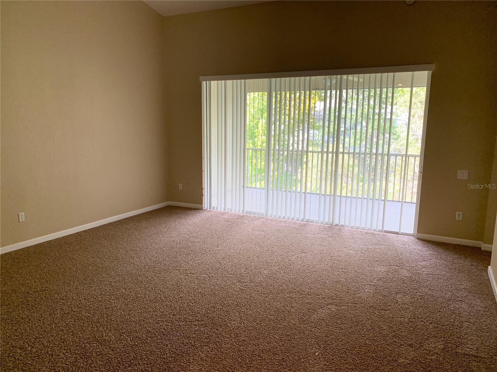 CARRIAGE HOMES AT DUNWOODY COMMONS A CONDO - Residential Lease
