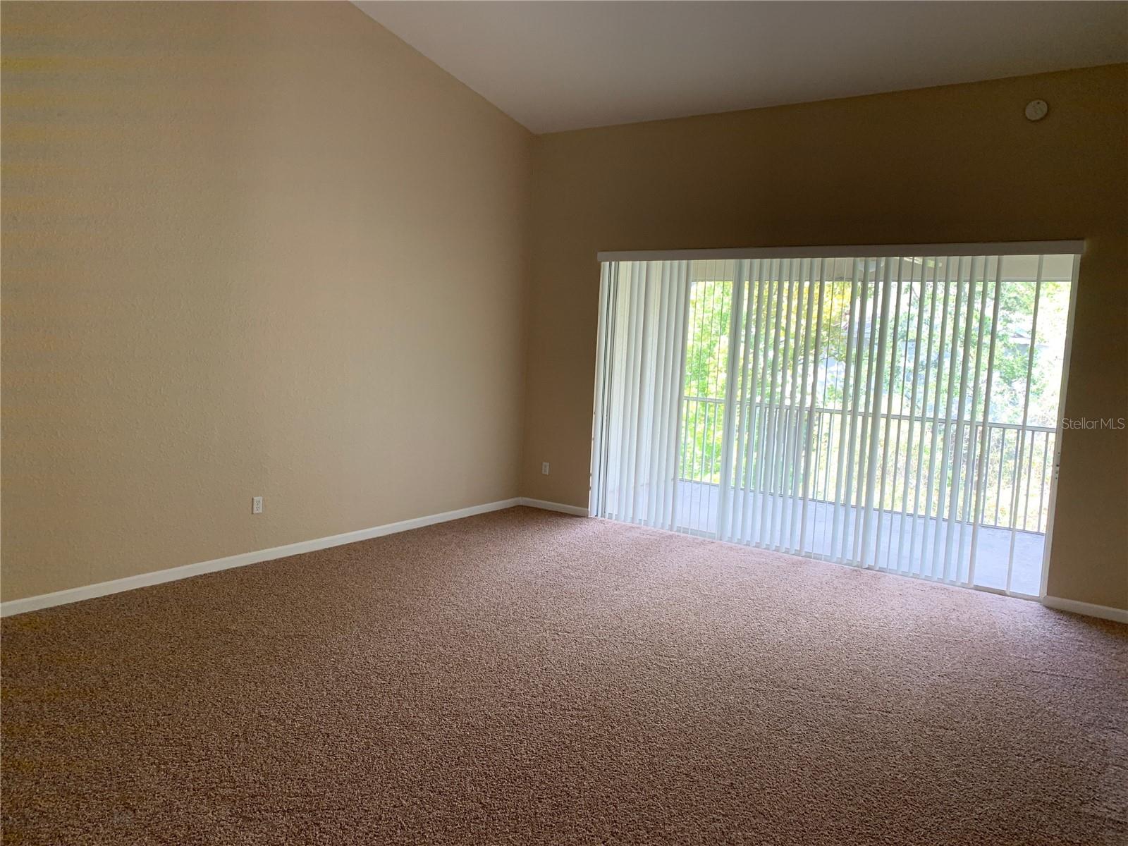 CARRIAGE HOMES AT DUNWOODY COMMONS A CONDO - Residential Lease