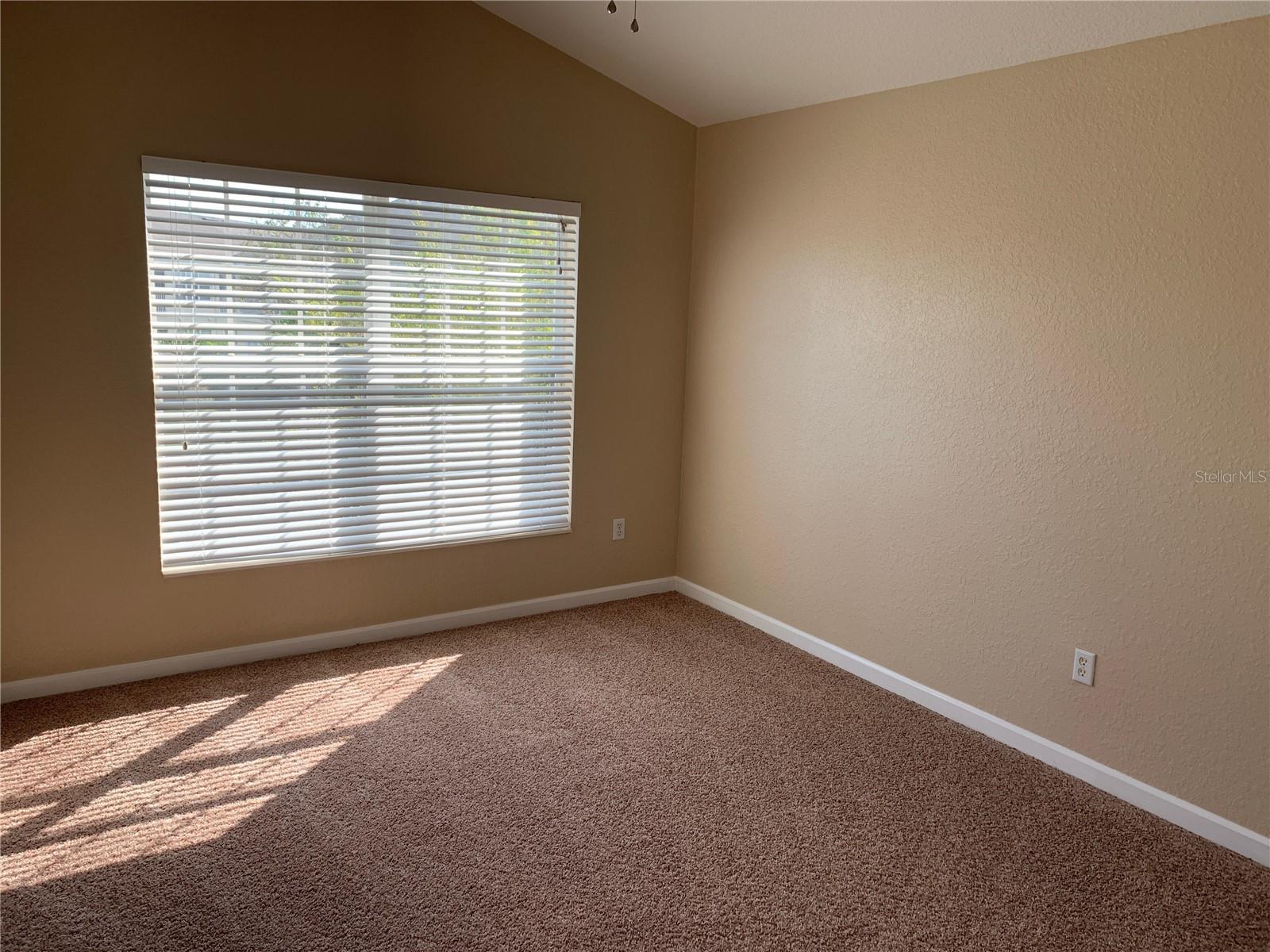 CARRIAGE HOMES AT DUNWOODY COMMONS A CONDO - Residential Lease