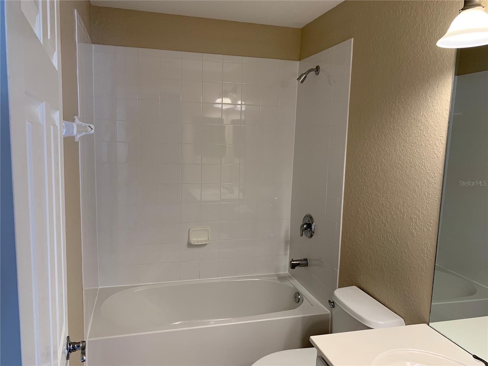 CARRIAGE HOMES AT DUNWOODY COMMONS A CONDO - Residential Lease
