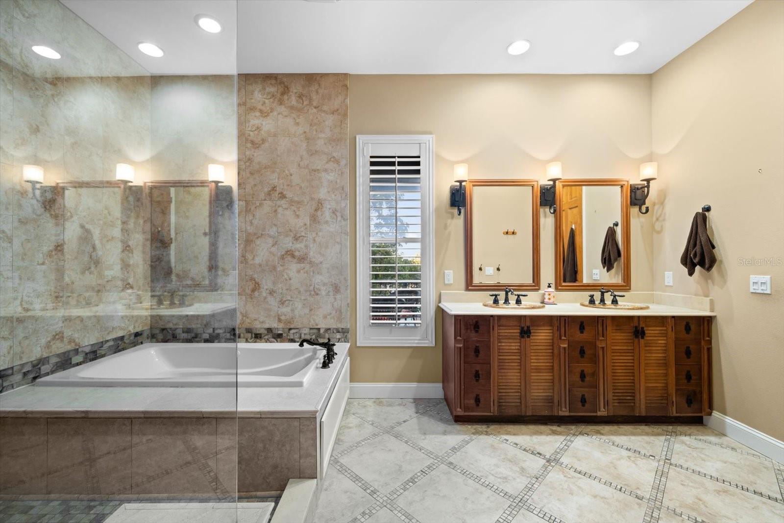 BATH CLUB ESTATES 1ST ADD - Residential