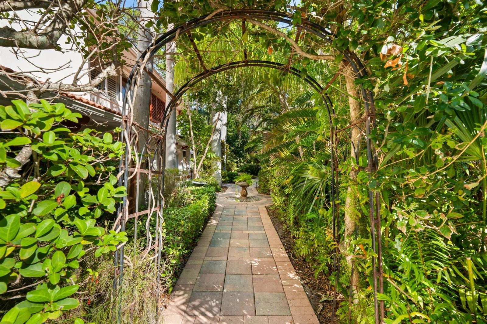 BATH CLUB ESTATES 1ST ADD - Residential