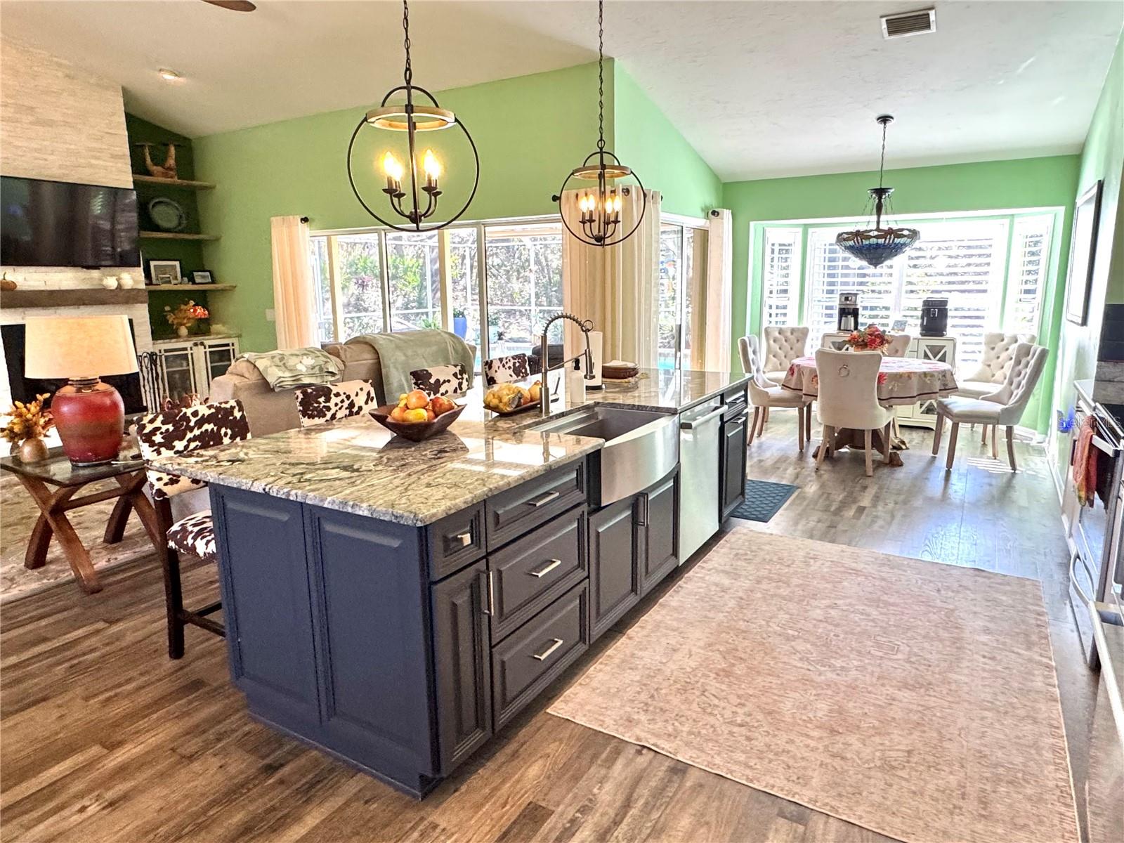 4577 W TOMAHAWK DRIVE