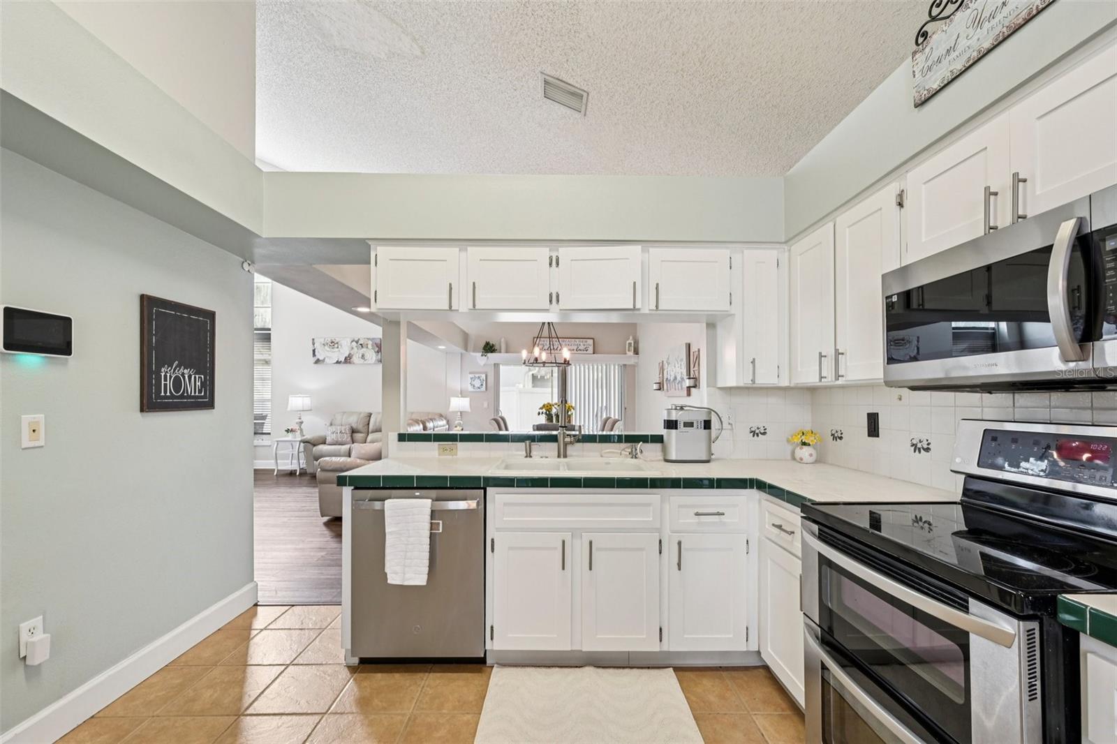 MEADOWBROOKE AT SUMMERFIELD UN - Residential