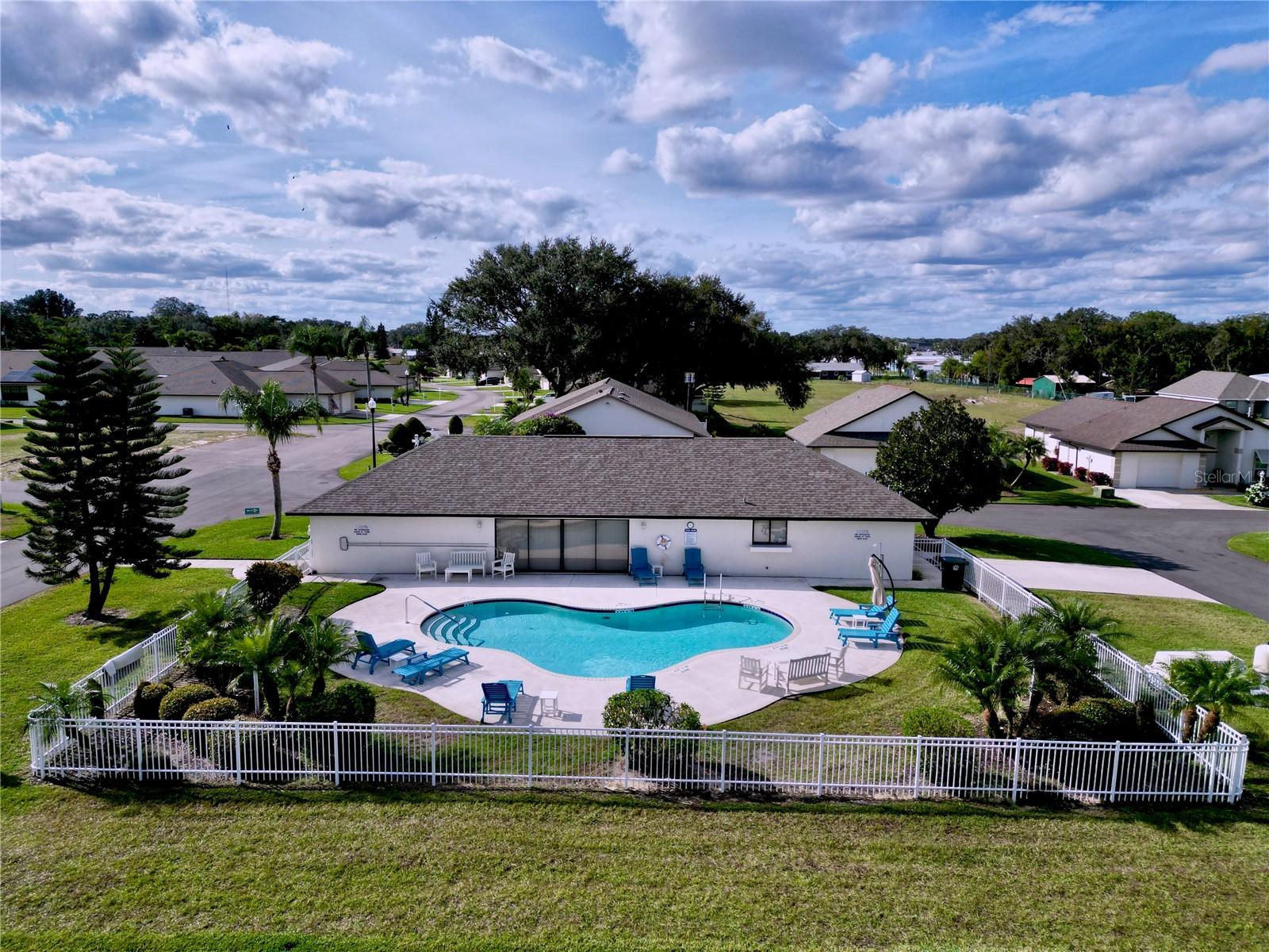 OAKS VILLAGE - Residential