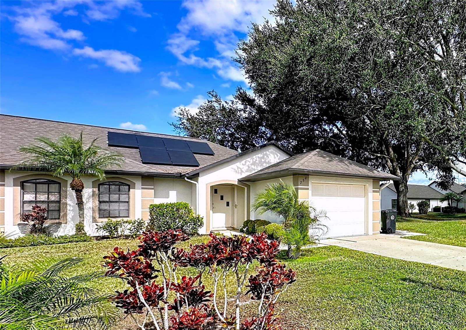 OAKS VILLAGE - Residential