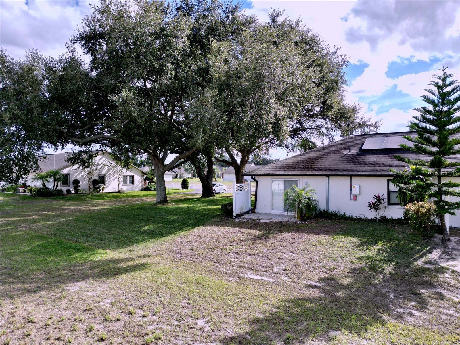 OAKS VILLAGE - Residential