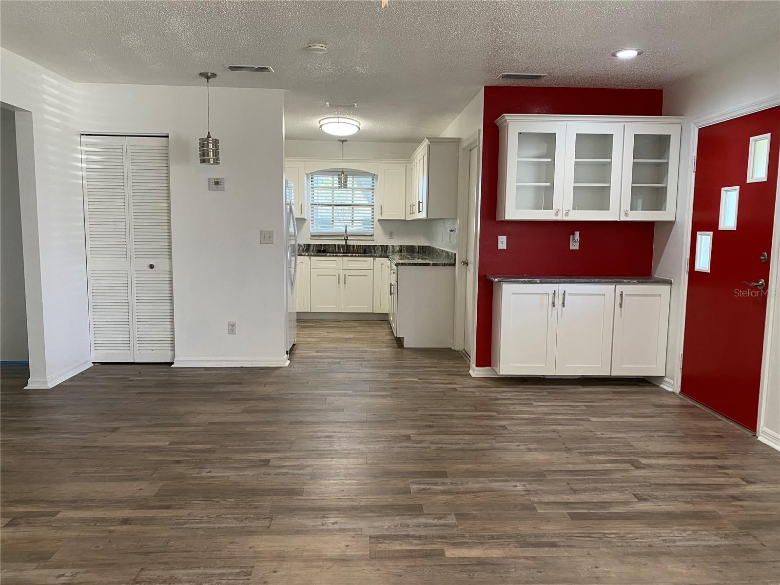 OAKS VILLAGE - Residential