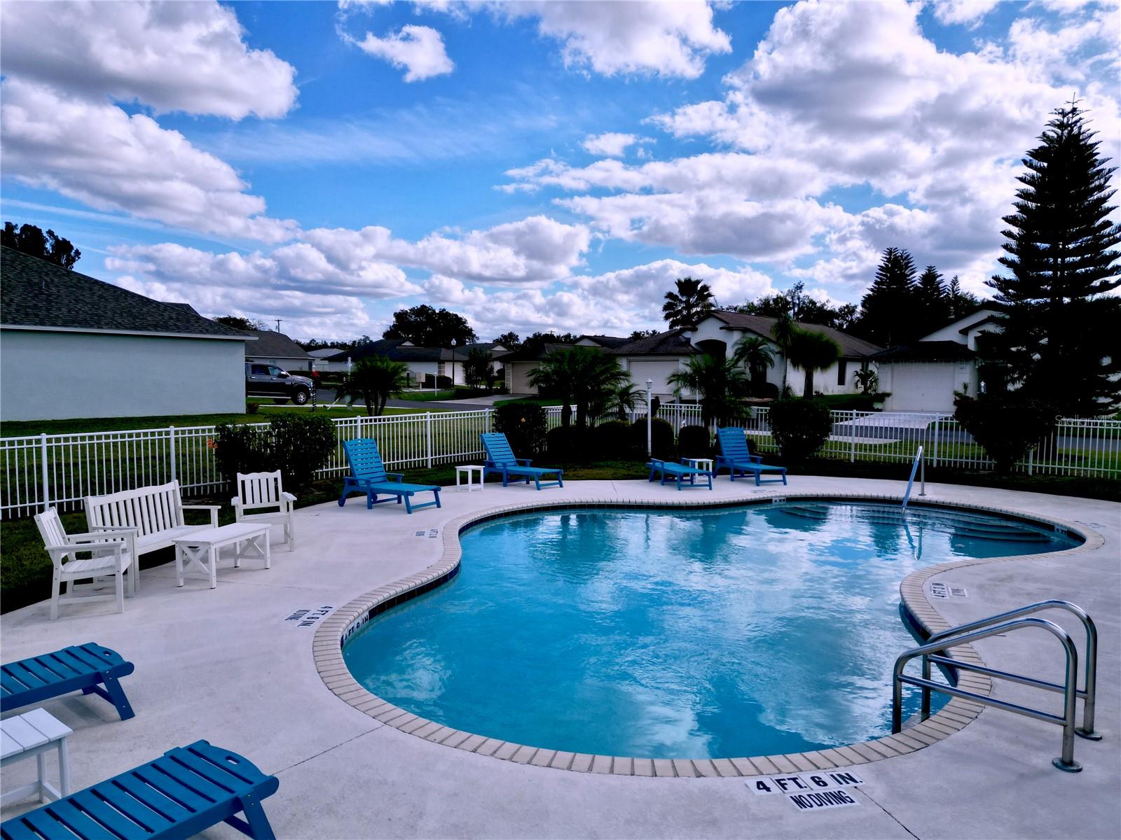 OAKS VILLAGE - Residential