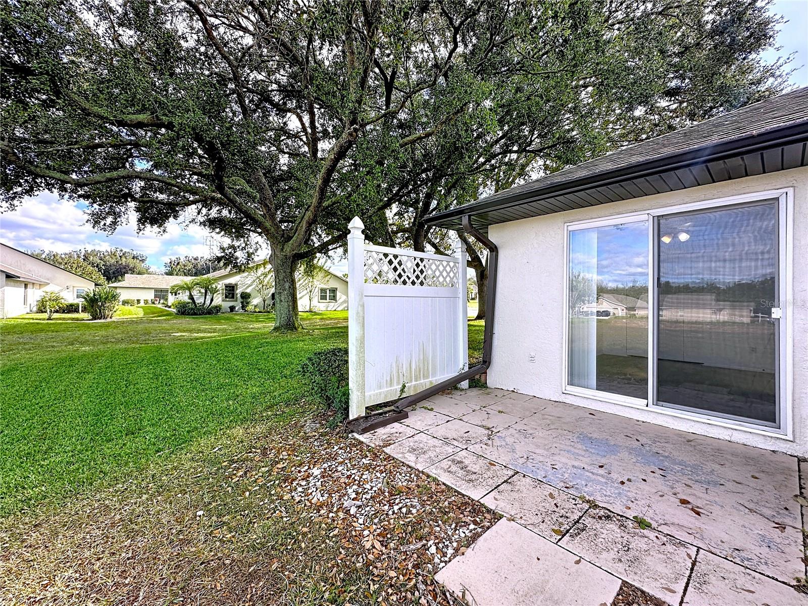 OAKS VILLAGE - Residential