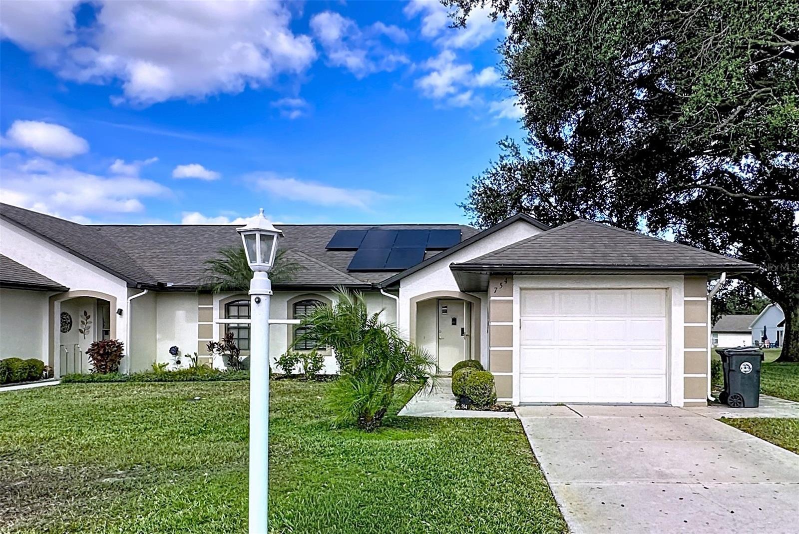 OAKS VILLAGE - Residential