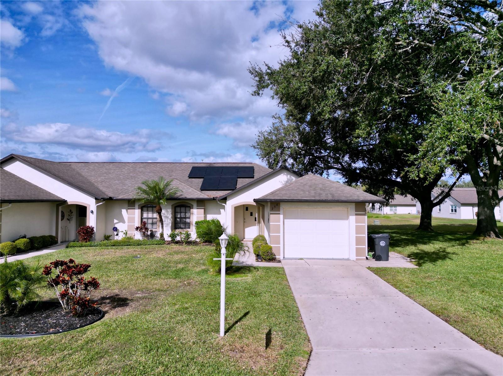 OAKS VILLAGE - Residential