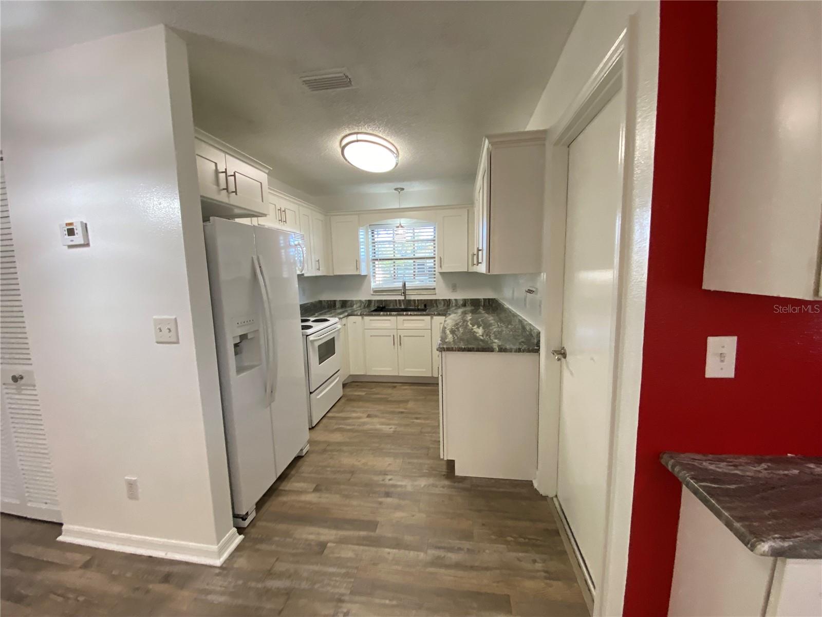 OAKS VILLAGE - Residential