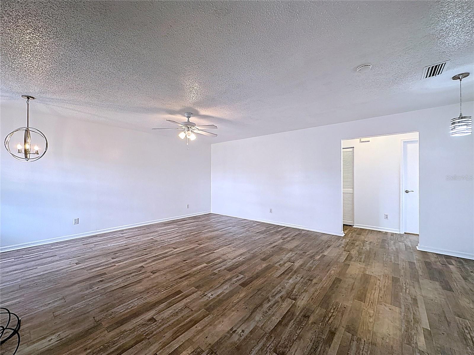 OAKS VILLAGE - Residential