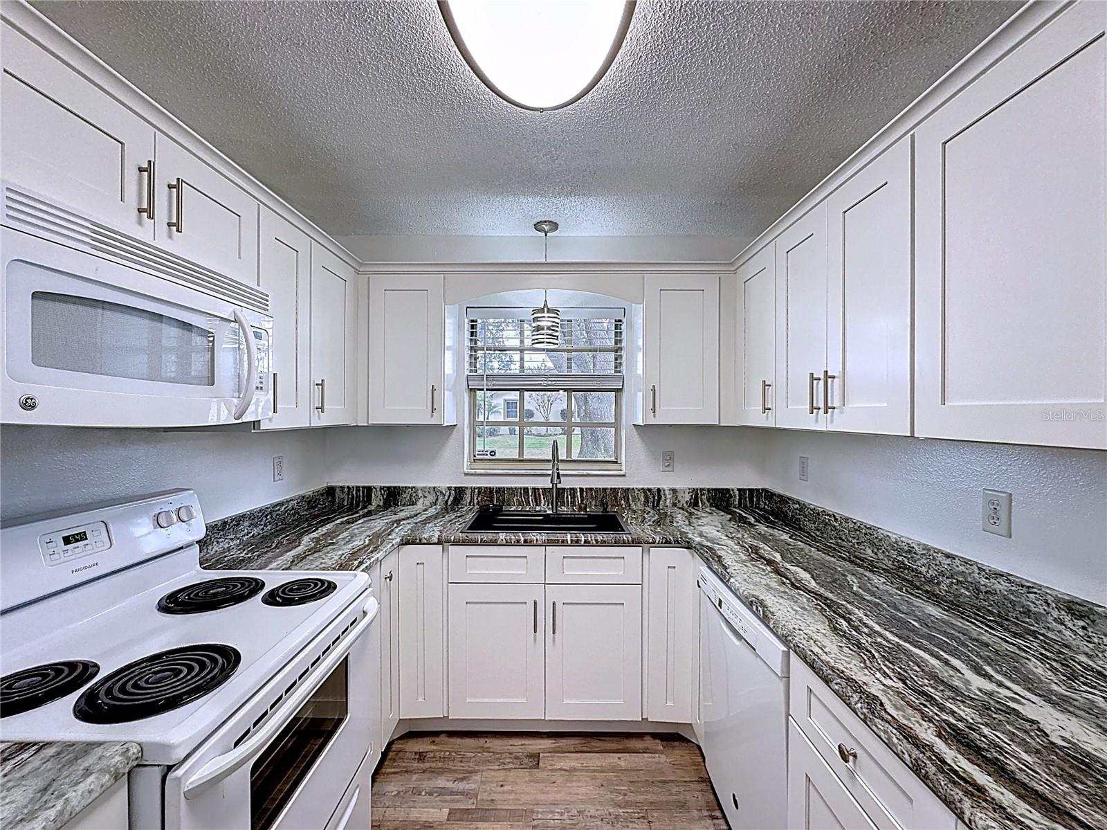 OAKS VILLAGE - Residential