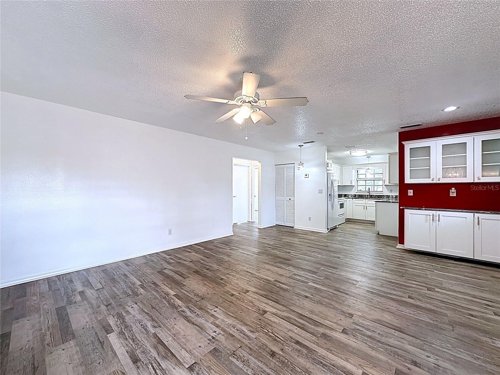 OAKS VILLAGE - Residential