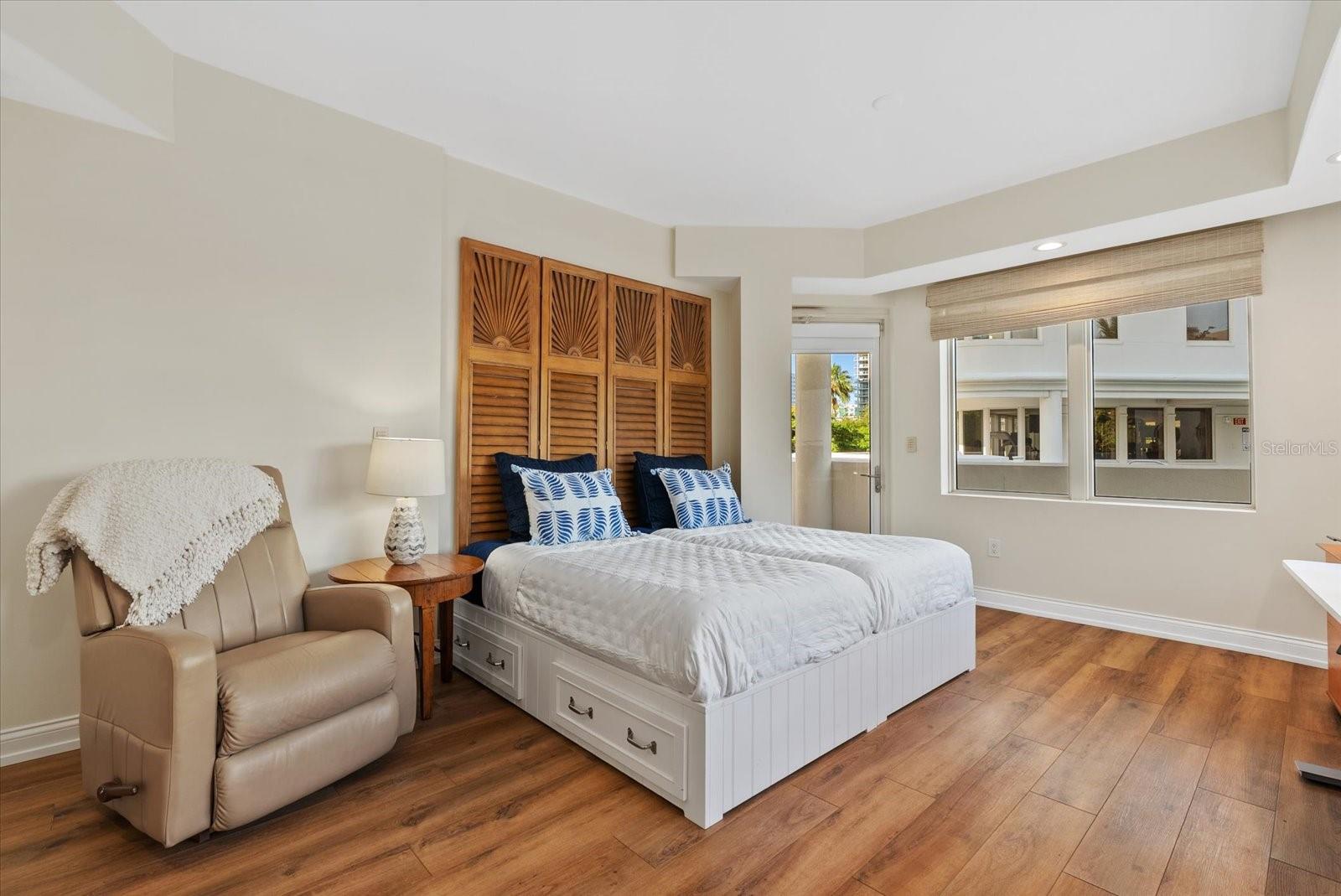 VISTA BAY POINT - Residential
