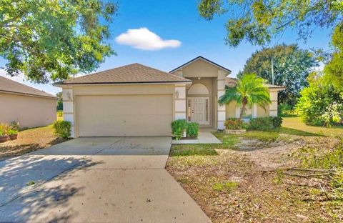 Photo of 3926 Warbler Drive, Winter Haven, FL 33880 (MLS # P4936932)