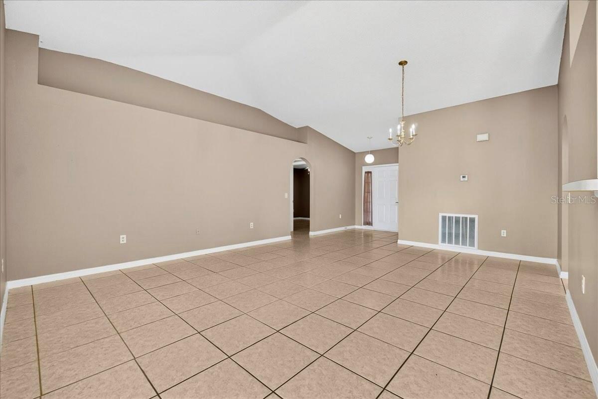 QUEENS COVE PH 04 - Residential