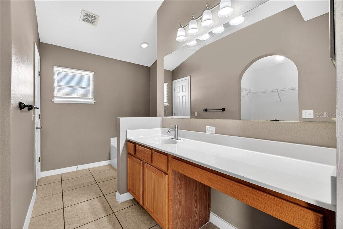 QUEENS COVE PH 04 - Residential