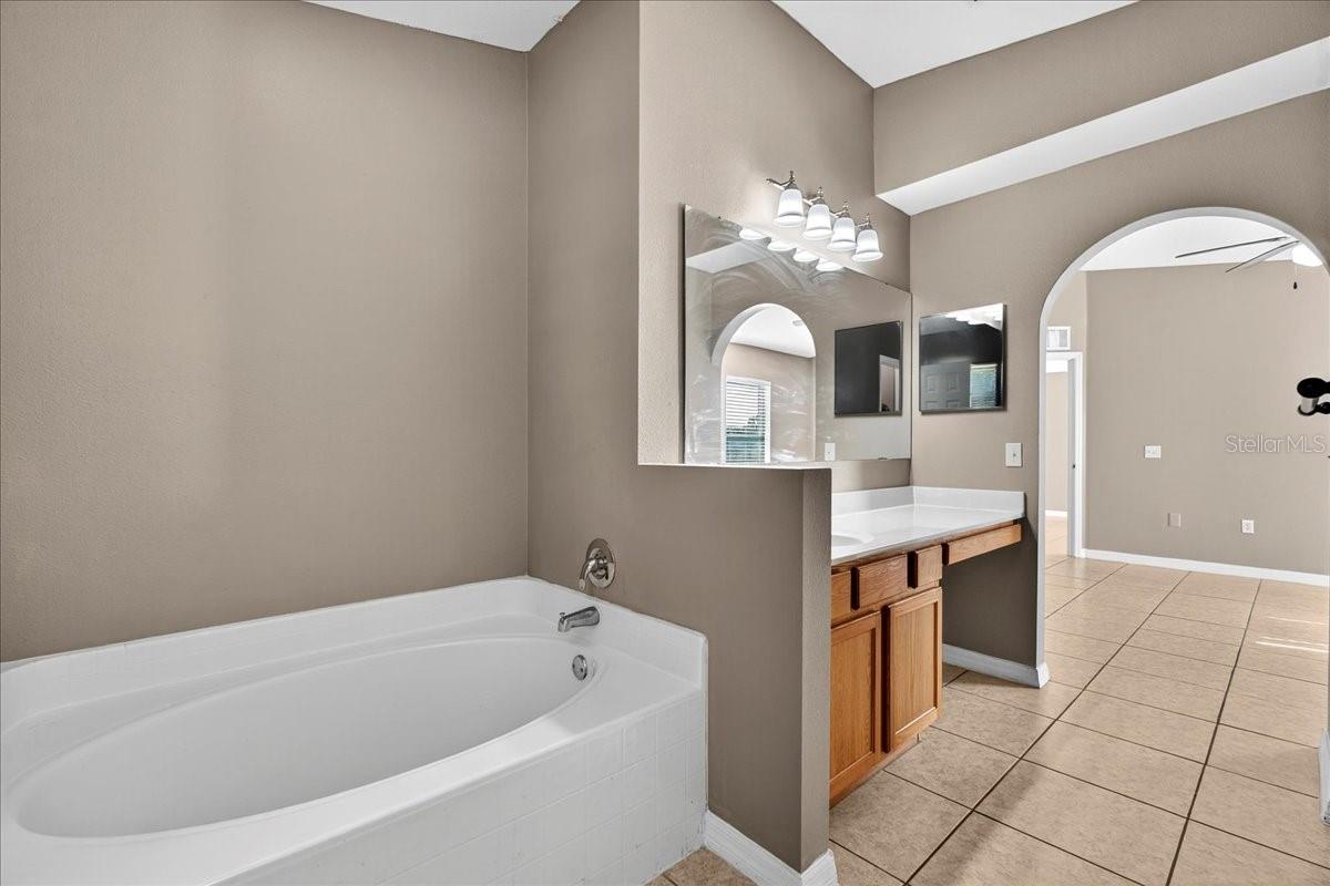 QUEENS COVE PH 04 - Residential