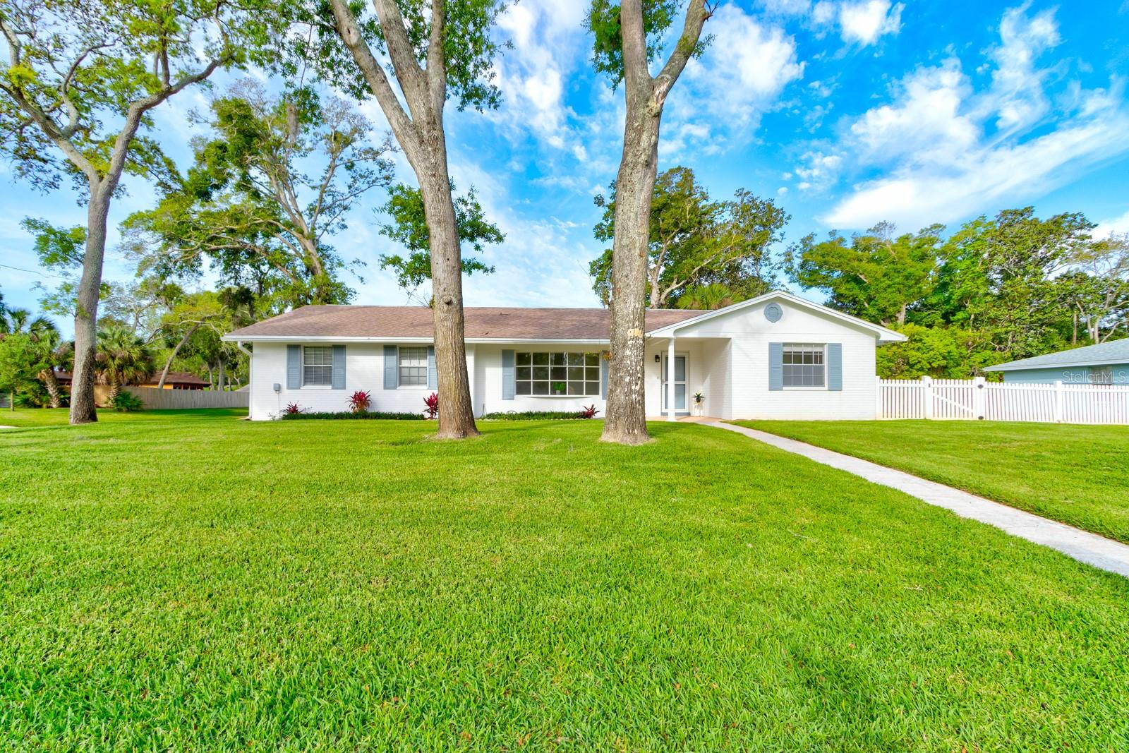 700 LINDENWOOD CIRCLE E