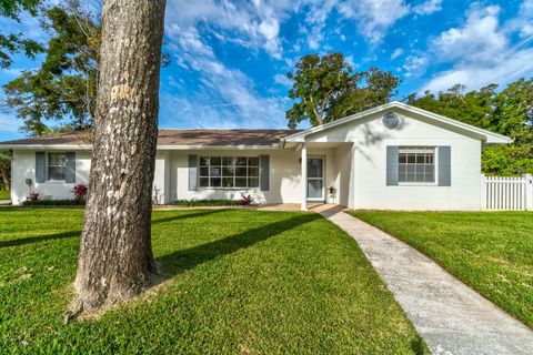 Photo of 700 Lindenwood Circle E, Ormond Beach, FL 32174 (MLS # FC317599)