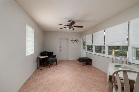 Single Family Residence in SAINT PETERSBURG FL 2620 49TH STREET 10.jpg